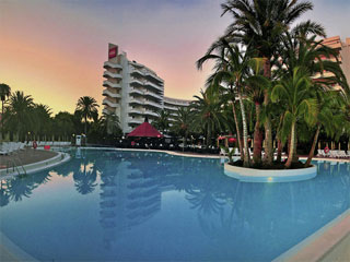 Hotel Riu Papayas Bild 01